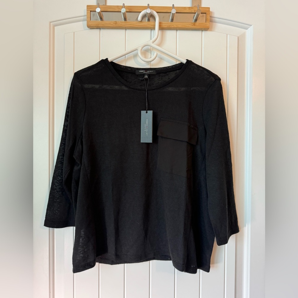 Romeo and Juliet Couture Black Blouse size L  NWT
